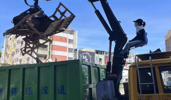政府審核合法認可，專營台中地區廢棄物清運和處理相關業務